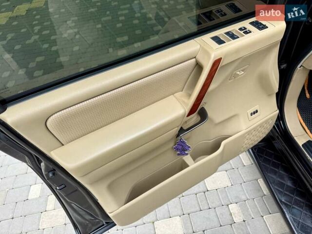 Черный Ниссан Армада, объемом двигателя 5.6 л и пробегом 267 тыс. км за 10999 $, фото 31 на Automoto.ua