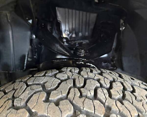 Черный Ниссан Армада, объемом двигателя 5.6 л и пробегом 267 тыс. км за 10999 $, фото 84 на Automoto.ua