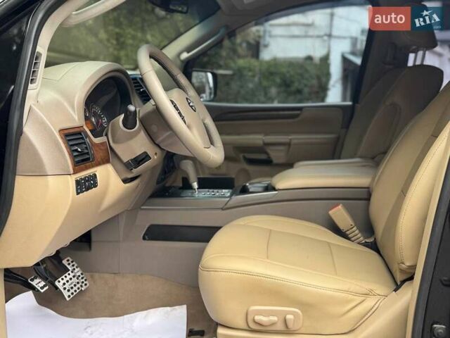 Черный Ниссан Армада, объемом двигателя 5.55 л и пробегом 180 тыс. км за 10900 $, фото 12 на Automoto.ua