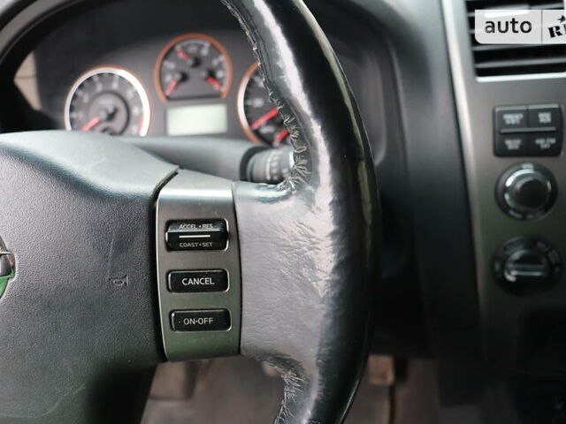 Черный Ниссан Армада, объемом двигателя 5.56 л и пробегом 191 тыс. км за 14999 $, фото 15 на Automoto.ua