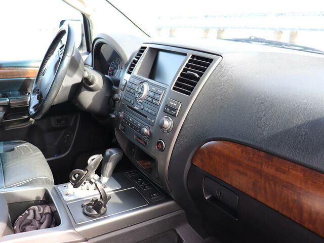 Черный Ниссан Армада, объемом двигателя 5.56 л и пробегом 191 тыс. км за 14999 $, фото 16 на Automoto.ua