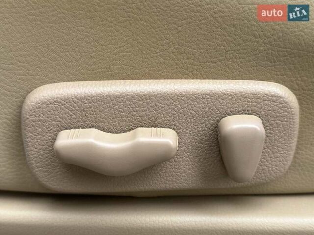 Черный Ниссан Армада, объемом двигателя 5.55 л и пробегом 180 тыс. км за 10900 $, фото 17 на Automoto.ua
