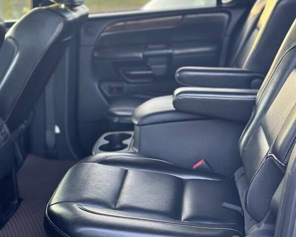 Серый Ниссан Армада, объемом двигателя 5.55 л и пробегом 135 тыс. км за 18450 $, фото 17 на Automoto.ua