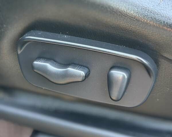 Серый Ниссан Армада, объемом двигателя 5.55 л и пробегом 135 тыс. км за 18450 $, фото 19 на Automoto.ua