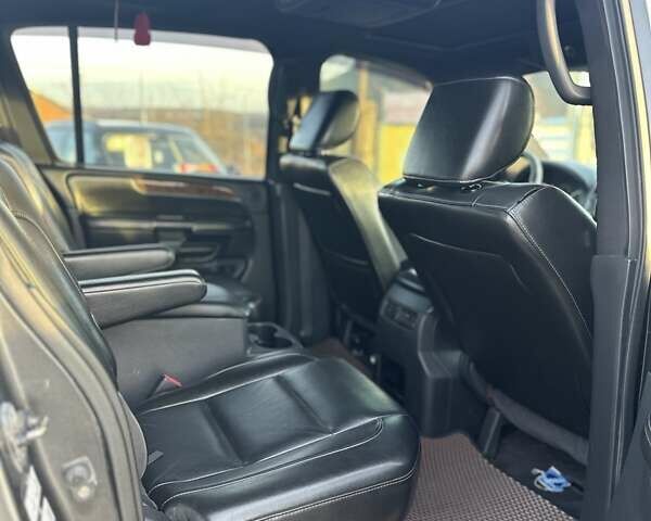 Серый Ниссан Армада, объемом двигателя 5.55 л и пробегом 135 тыс. км за 18450 $, фото 16 на Automoto.ua