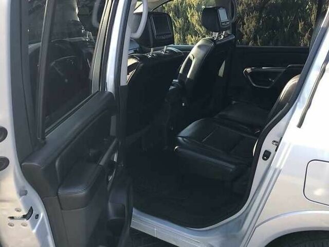 Ниссан Армада 2014 в Одессе на Automoto.ua Серый Ниссан Армада, объемом двигателя 5.6 л и пробегом 232 тыс. км за 15500 $, фото 11 на Automoto.ua