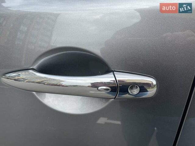 Серый Ниссан Армада, объемом двигателя 5.55 л и пробегом 170 тыс. км за 18500 $, фото 21 на Automoto.ua