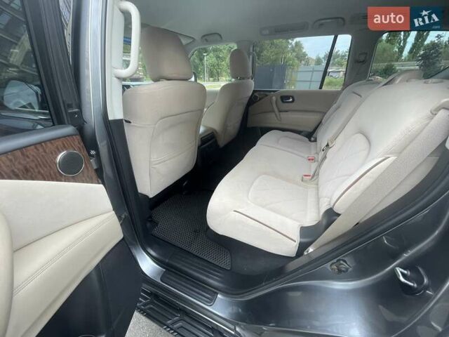 Серый Ниссан Армада, объемом двигателя 5.55 л и пробегом 170 тыс. км за 18500 $, фото 16 на Automoto.ua
