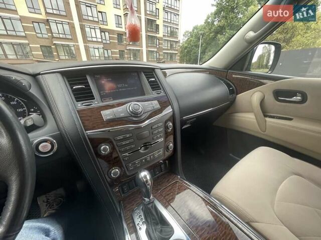 Серый Ниссан Армада, объемом двигателя 5.55 л и пробегом 170 тыс. км за 18500 $, фото 1 на Automoto.ua
