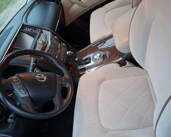 Серый Ниссан Армада, объемом двигателя 5.55 л и пробегом 179 тыс. км за 28500 $, фото 8 на Automoto.ua