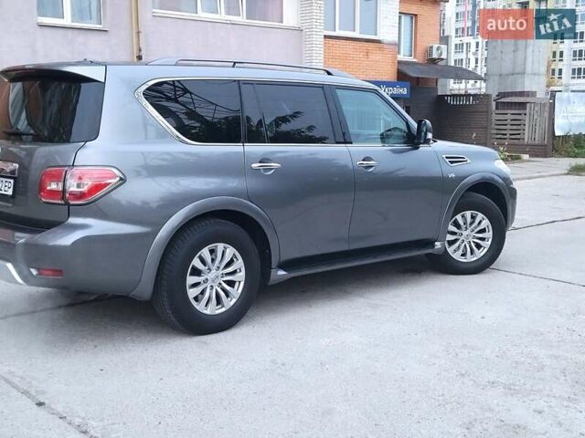 Серый Ниссан Армада, объемом двигателя 5.6 л и пробегом 174 тыс. км за 18550 $, фото 9 на Automoto.ua