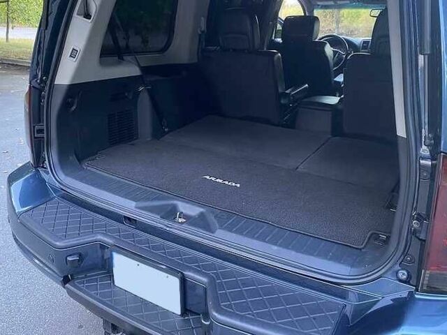 Синий Ниссан Армада, объемом двигателя 5.55 л и пробегом 126 тыс. км за 310 $, фото 7 на Automoto.ua