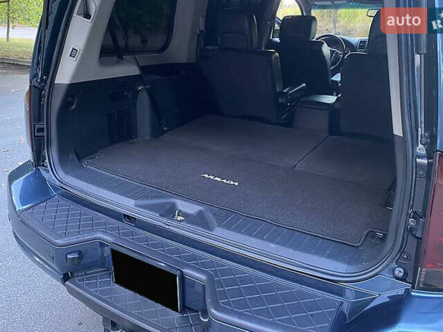 Синій Ніссан Armada, об'ємом двигуна 5.55 л та пробігом 126 тис. км за 15000 $, фото 19 на Automoto.ua