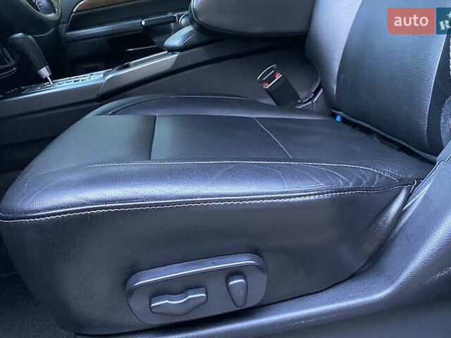 Синій Ніссан Armada, об'ємом двигуна 5.55 л та пробігом 126 тис. км за 15000 $, фото 12 на Automoto.ua