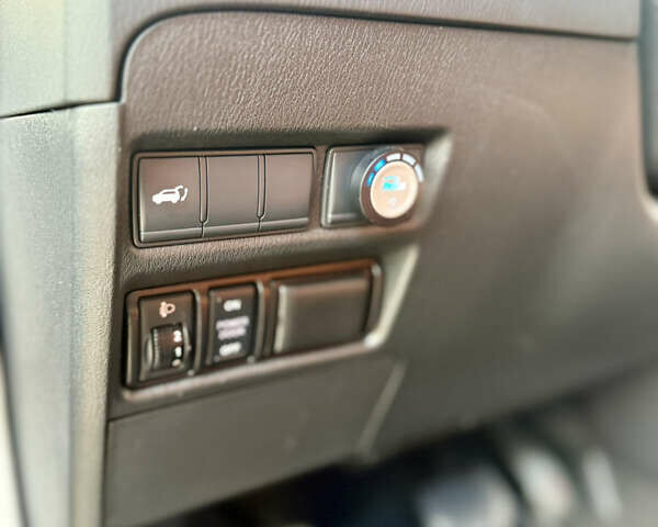 Синий Ниссан Армада, объемом двигателя 5.6 л и пробегом 85 тыс. км за 35500 $, фото 37 на Automoto.ua