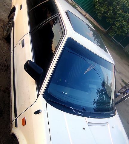 Білий Ніссан Блюберд, об'ємом двигуна 2 л та пробігом 200 тис. км за 1600 $, фото 2 на Automoto.ua