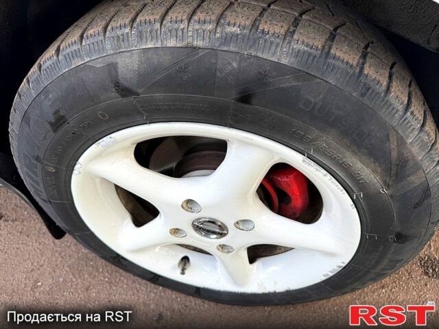 Белый Ниссан Блюберд, объемом двигателя 2 л и пробегом 200 тыс. км за 1050 $, фото 12 на Automoto.ua