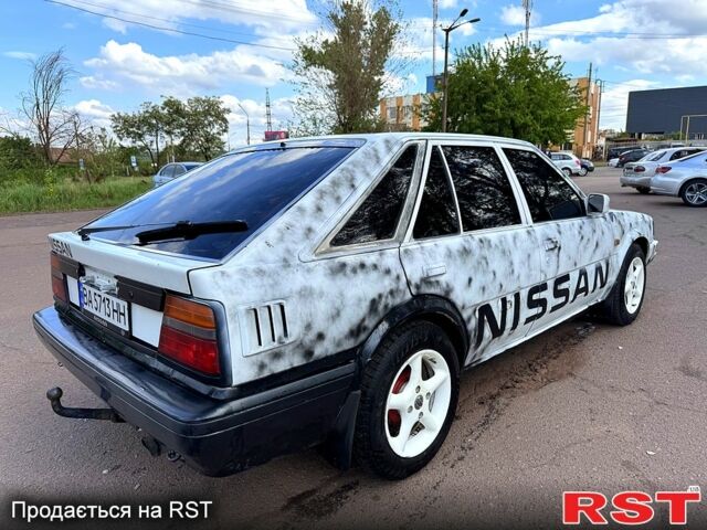 Белый Ниссан Блюберд, объемом двигателя 2 л и пробегом 200 тыс. км за 1050 $, фото 4 на Automoto.ua