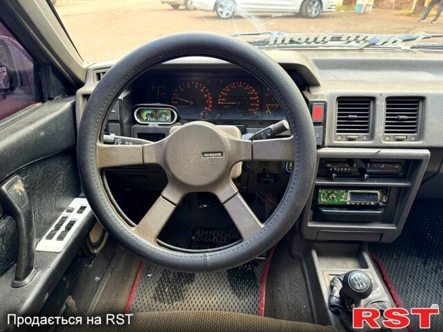 Белый Ниссан Блюберд, объемом двигателя 2 л и пробегом 200 тыс. км за 1050 $, фото 11 на Automoto.ua