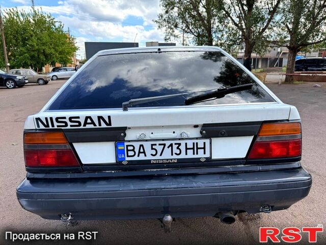 Белый Ниссан Блюберд, объемом двигателя 2 л и пробегом 200 тыс. км за 1050 $, фото 6 на Automoto.ua