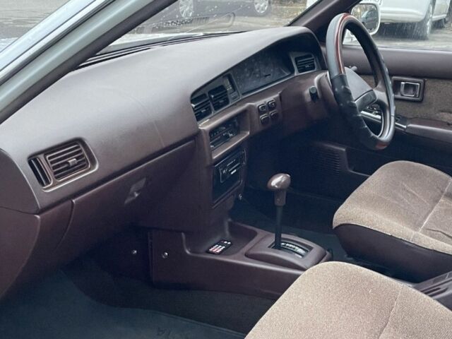 Белый Ниссан Блюберд, объемом двигателя 1.6 л и пробегом 320 тыс. км за 600 $, фото 4 на Automoto.ua