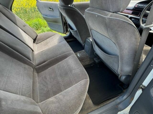 Белый Ниссан Блюберд, объемом двигателя 1.8 л и пробегом 210 тыс. км за 2000 $, фото 9 на Automoto.ua