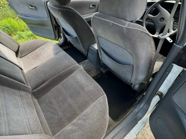 Белый Ниссан Блюберд, объемом двигателя 1.8 л и пробегом 210 тыс. км за 2000 $, фото 10 на Automoto.ua