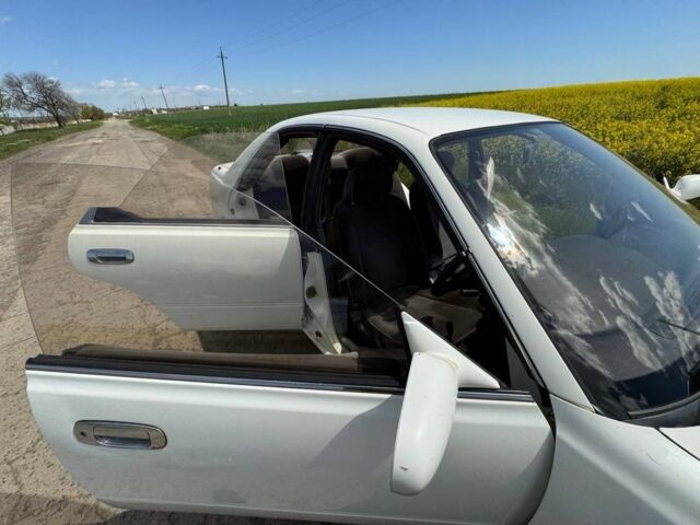 Белый Ниссан Блюберд, объемом двигателя 1.8 л и пробегом 210 тыс. км за 2000 $, фото 17 на Automoto.ua