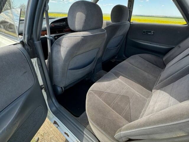 Белый Ниссан Блюберд, объемом двигателя 1.8 л и пробегом 210 тыс. км за 2000 $, фото 12 на Automoto.ua