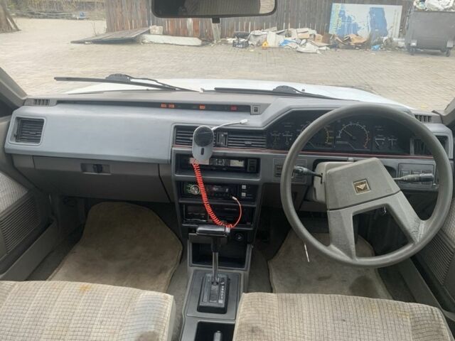 Белый Ниссан Блюберд, объемом двигателя 1.8 л и пробегом 184 тыс. км за 1800 $, фото 4 на Automoto.ua