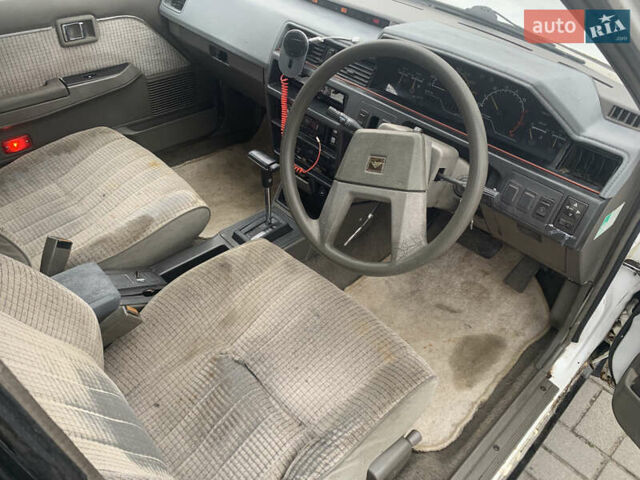 Белый Ниссан Блюберд, объемом двигателя 1.81 л и пробегом 184 тыс. км за 1800 $, фото 5 на Automoto.ua