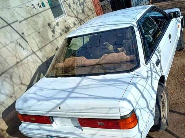 Белый Ниссан Блюберд, объемом двигателя 1.8 л и пробегом 0 тыс. км за 900 $, фото 5 на Automoto.ua