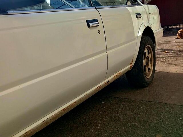 Белый Ниссан Блюберд, объемом двигателя 1.8 л и пробегом 0 тыс. км за 900 $, фото 4 на Automoto.ua