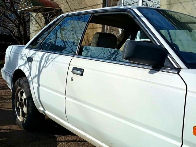 Белый Ниссан Блюберд, объемом двигателя 1.8 л и пробегом 0 тыс. км за 900 $, фото 2 на Automoto.ua