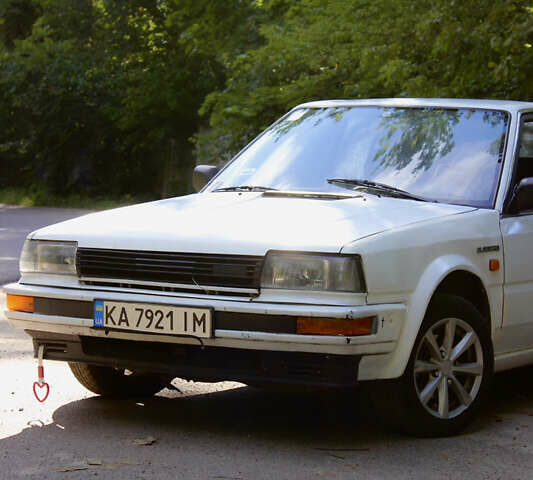 Белый Ниссан Блюберд, объемом двигателя 2 л и пробегом 545 тыс. км за 1000 $, фото 2 на Automoto.ua