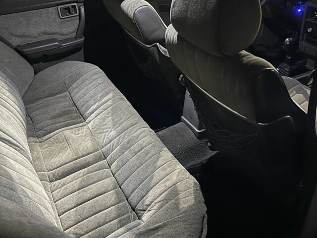 Белый Ниссан Блюберд, объемом двигателя 2 л и пробегом 300 тыс. км за 691 $, фото 4 на Automoto.ua