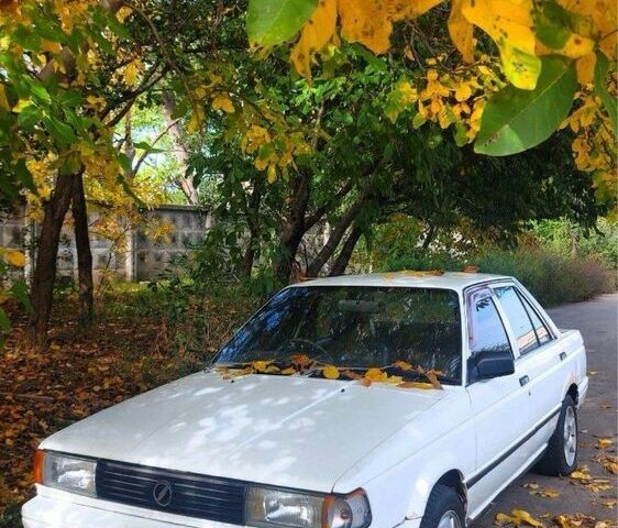 Белый Ниссан Блюберд, объемом двигателя 1.3 л и пробегом 135 тыс. км за 650 $, фото 5 на Automoto.ua