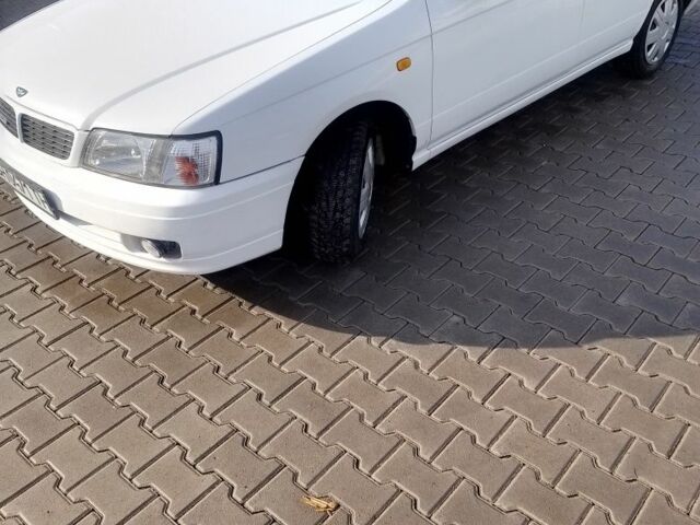 Білий Ніссан Блюберд, об'ємом двигуна 1.8 л та пробігом 142 тис. км за 3900 $, фото 3 на Automoto.ua