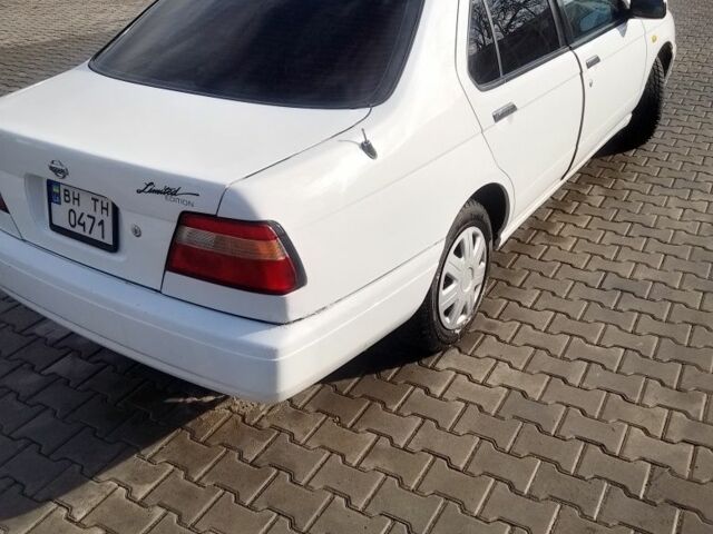 Білий Ніссан Блюберд, об'ємом двигуна 1.8 л та пробігом 142 тис. км за 3900 $, фото 1 на Automoto.ua