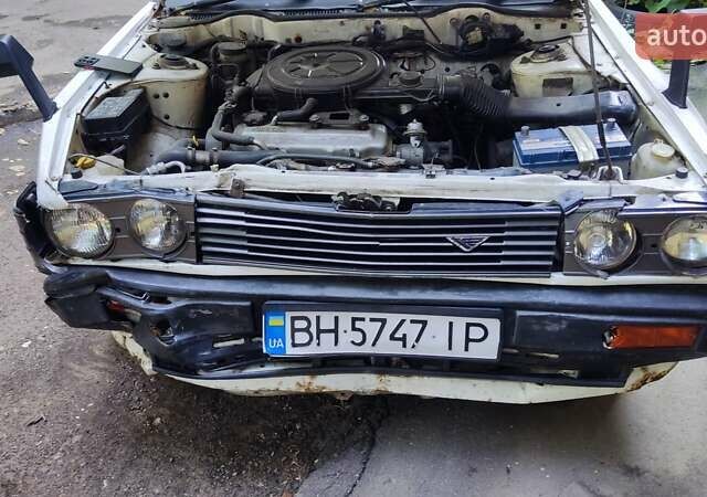 Білий Ніссан Блюберд, об'ємом двигуна 1.6 л та пробігом 258 тис. км за 1000 $, фото 4 на Automoto.ua