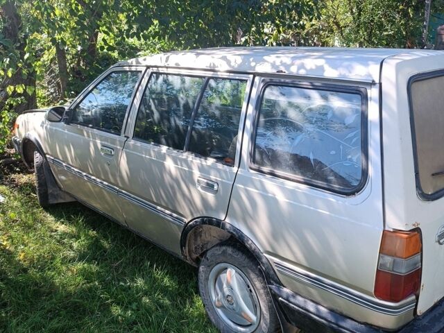 Бежевий Ніссан Блюберд, об'ємом двигуна 0 л та пробігом 200 тис. км за 501 $, фото 1 на Automoto.ua