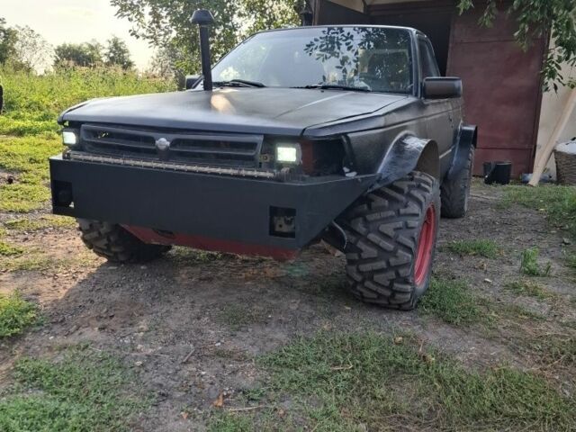 Чорний Ніссан Блюберд, об'ємом двигуна 2 л та пробігом 333 тис. км за 1400 $, фото 5 на Automoto.ua