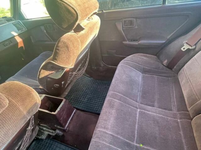 Коричневый Ниссан Блюберд, объемом двигателя 2 л и пробегом 341 тыс. км за 750 $, фото 3 на Automoto.ua