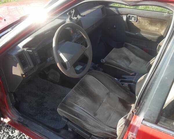 Червоний Ніссан Блюберд, об'ємом двигуна 2 л та пробігом 315 тис. км за 1450 $, фото 11 на Automoto.ua