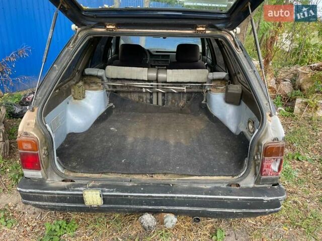 Желтый Ниссан Блюберд, объемом двигателя 2 л и пробегом 130 тыс. км за 900 $, фото 4 на Automoto.ua