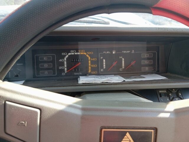 Серый Ниссан Блюберд, объемом двигателя 1.8 л и пробегом 160 тыс. км за 571 $, фото 7 на Automoto.ua