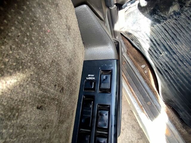 Серый Ниссан Блюберд, объемом двигателя 2 л и пробегом 250 тыс. км за 650 $, фото 1 на Automoto.ua