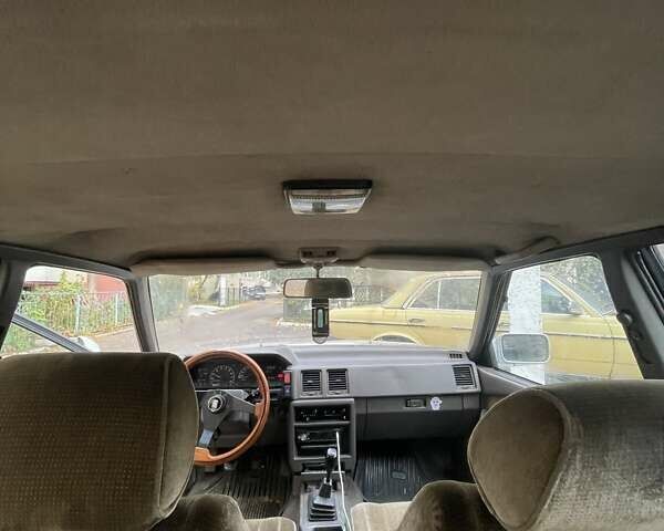 Серый Ниссан Блюберд, объемом двигателя 2 л и пробегом 250 тыс. км за 1600 $, фото 4 на Automoto.ua