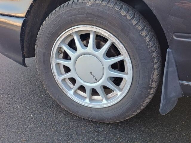 Серый Ниссан Блюберд, объемом двигателя 2 л и пробегом 280 тыс. км за 2300 $, фото 5 на Automoto.ua