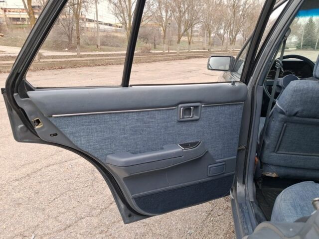 Сірий Ніссан Блюберд, об'ємом двигуна 2 л та пробігом 583 тис. км за 1200 $, фото 12 на Automoto.ua